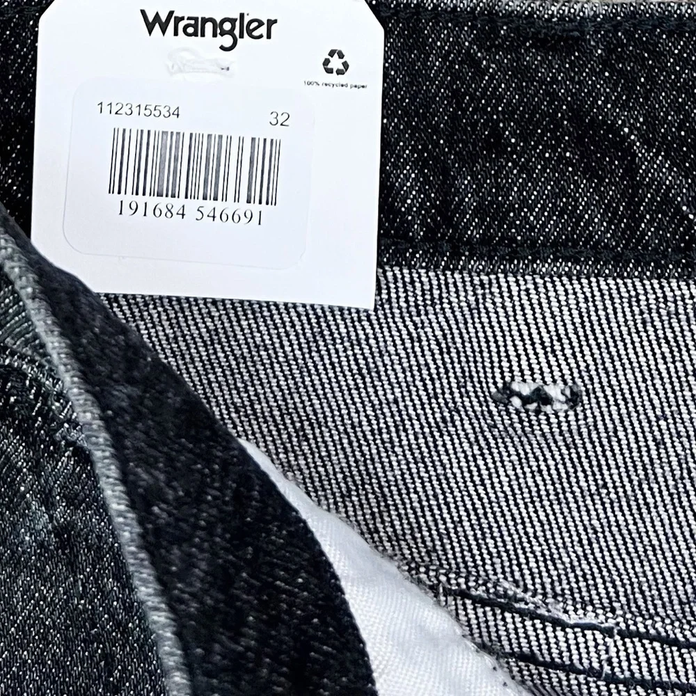 NWT Wrangler High Rise Raw Hem Festival Bermuda Shorts Grey